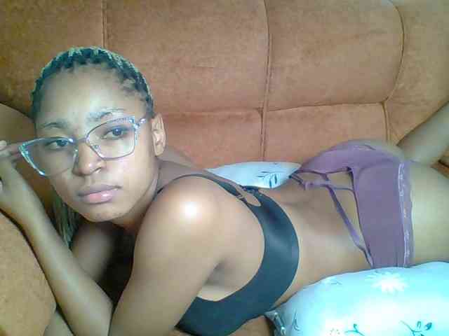 Hot-sexy-queen webcam