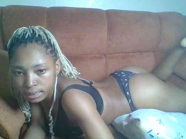 Hot-sexy-queen webcam