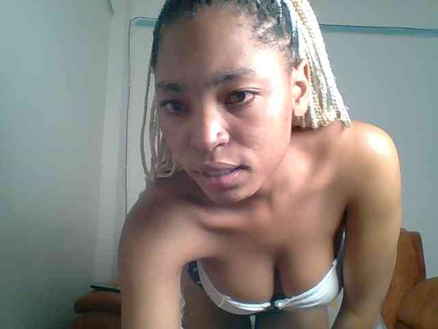 Hot-sexy-queen webcam