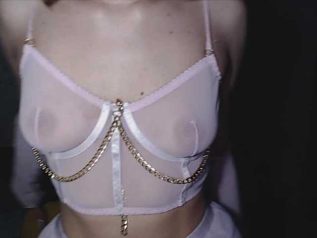 suenya's BongaCams show and profile