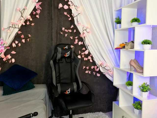 Virelith's BongaCams show and profile