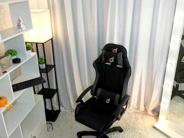 Virelith's BongaCams show and profile