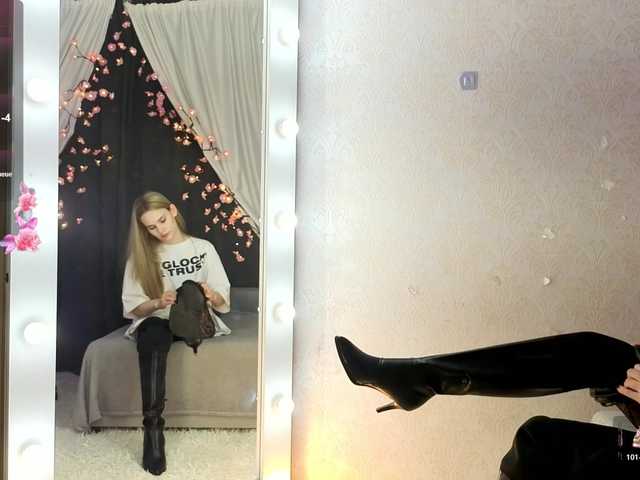 SugarNyaa's BongaCams show and profile