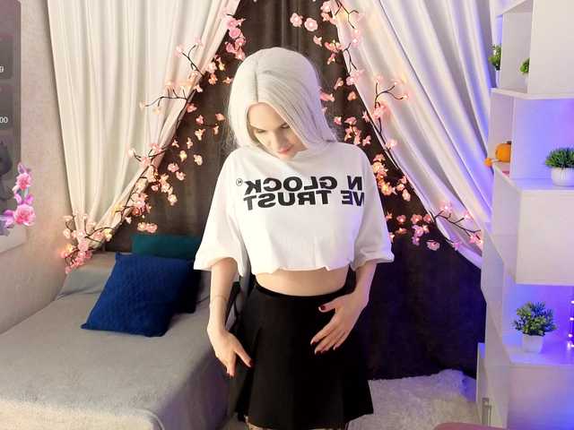 SugarNyaa's BongaCams show and profile