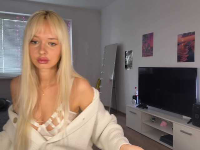 SweetMi333's BongaCams show and profile