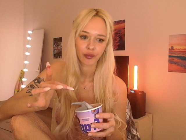 SweetMi333's BongaCams show and profile