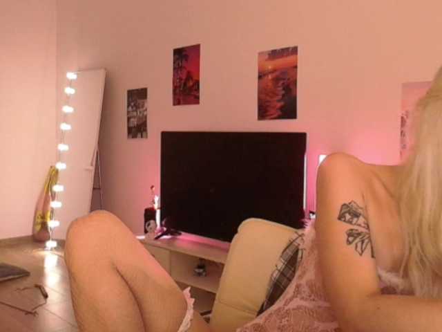 SweetMi333's BongaCams show and profile