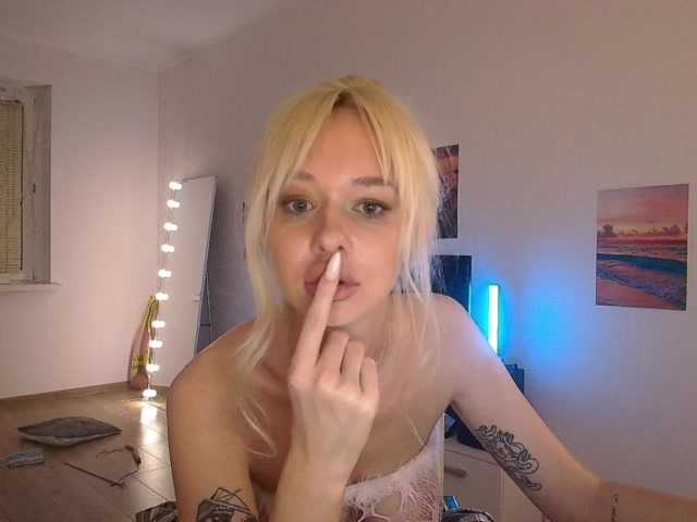 SweetMi333's BongaCams show and profile