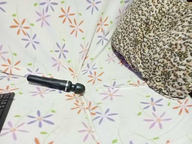 Foreversweetx's BongaCams show and profile