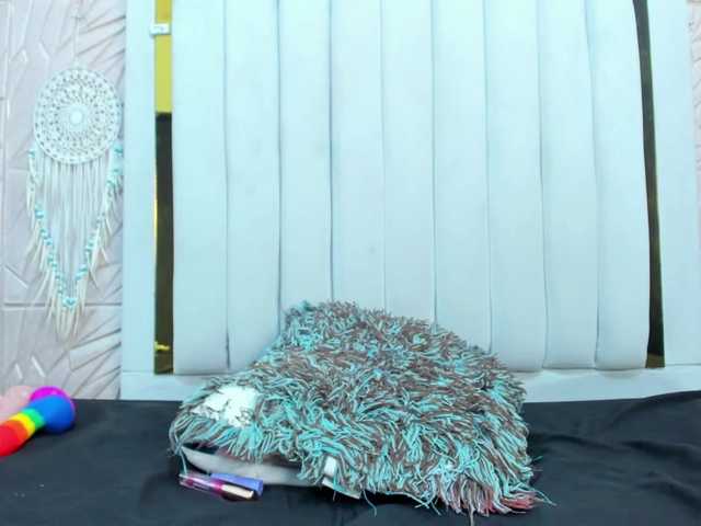 Brunettte-Sweet webcam