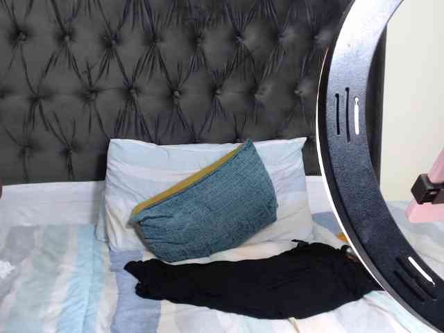 Your-Milly168 webcam