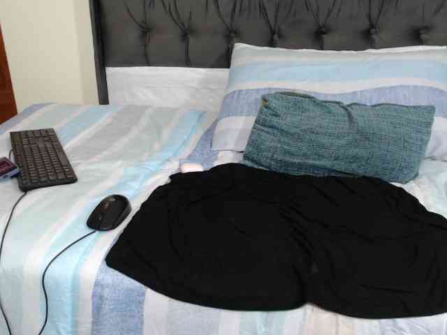 Your-Milly168 webcam