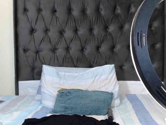 Your-Milly168 webcam