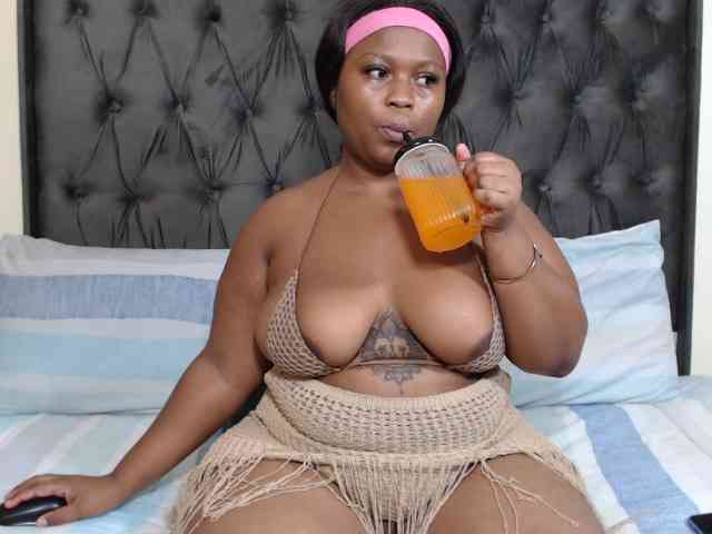 Your-Milly168 webcam