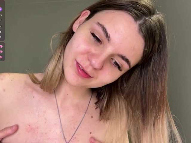 Peachy-keens's BongaCams show and profile