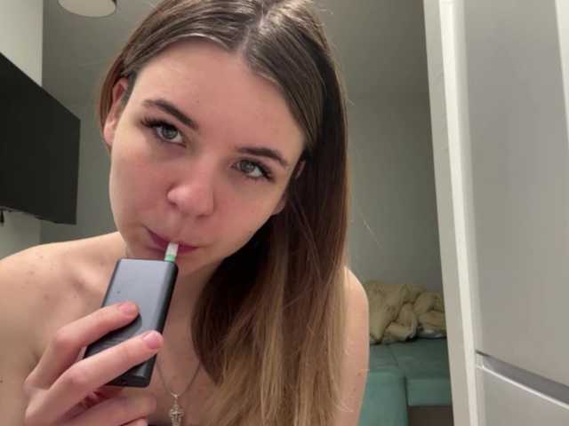Peachy-keens's BongaCams show and profile