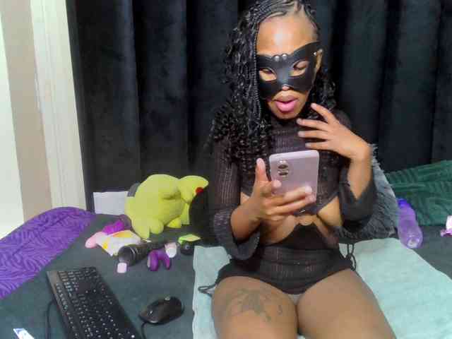 Trixiey8 Live Webcam on BongaCams