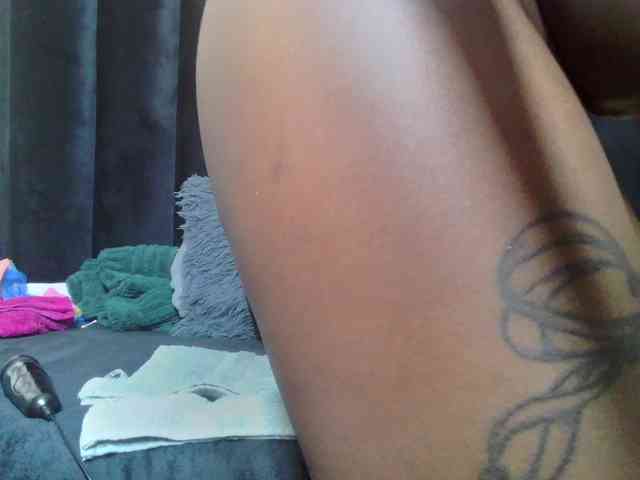 Trixiey8 Live Webcam on BongaCams