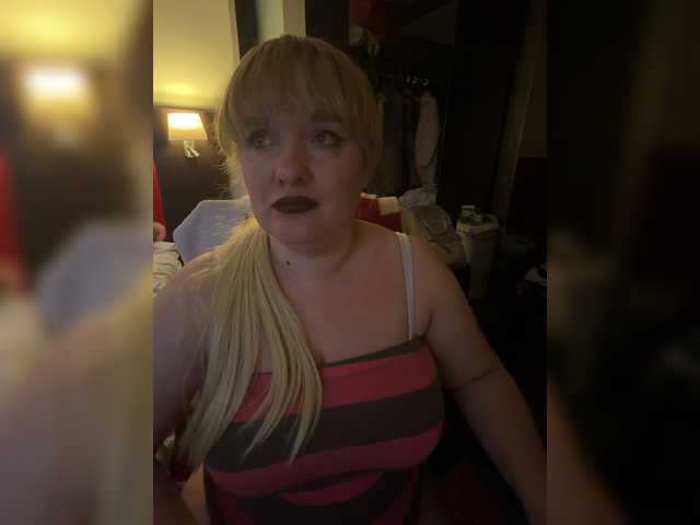 Karina57's BongaCams show and profile