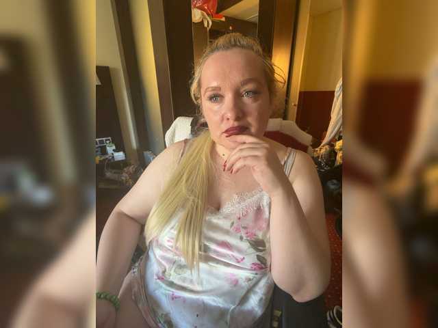 Karina57's BongaCams show and profile