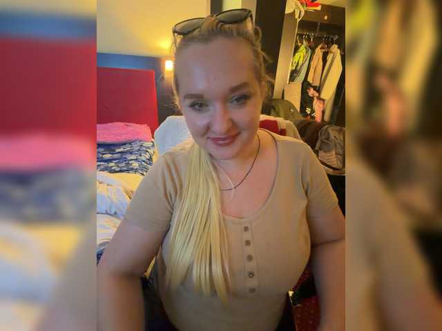 Karina57's BongaCams show and profile