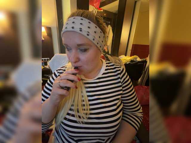 Karina57's BongaCams show and profile