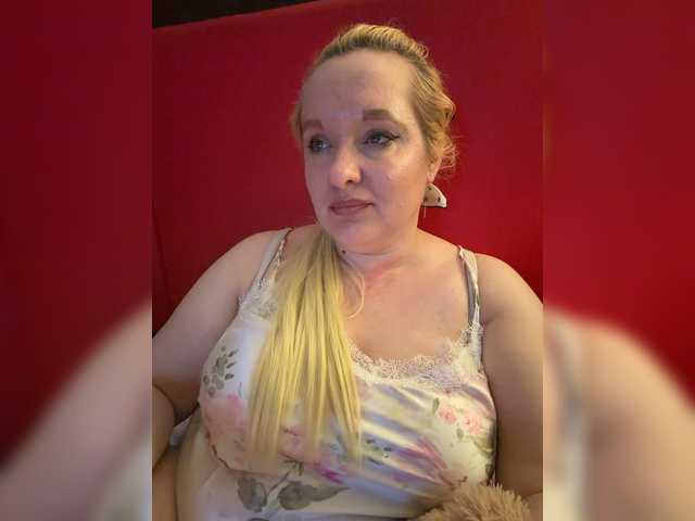 Karina57's BongaCams show and profile