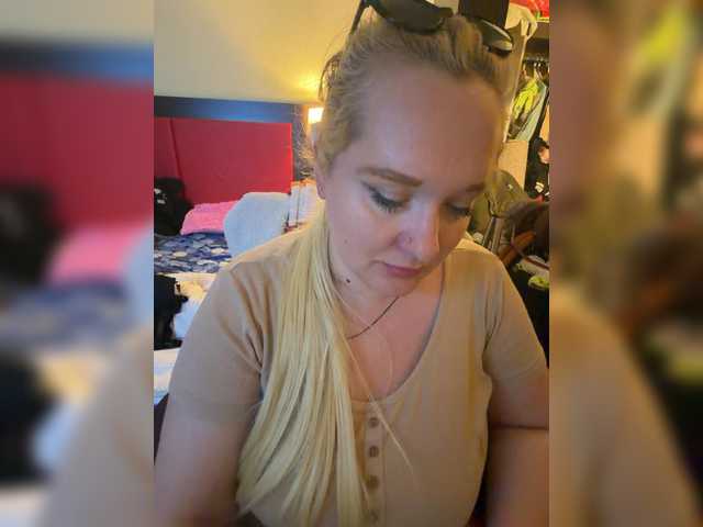 Karina57's BongaCams show and profile