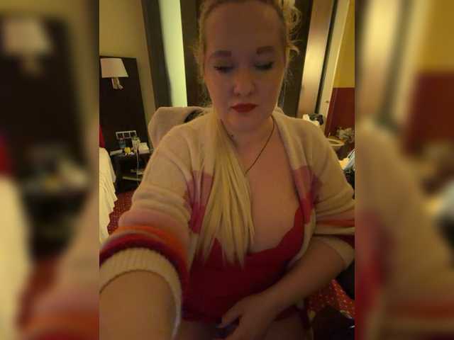 Karina57's BongaCams show and profile