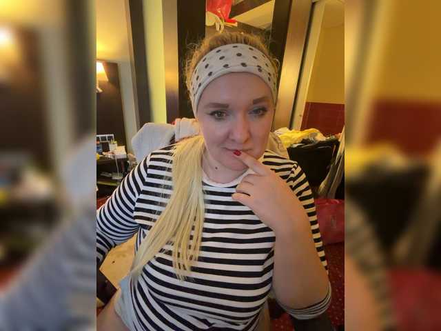 Karina57's BongaCams show and profile