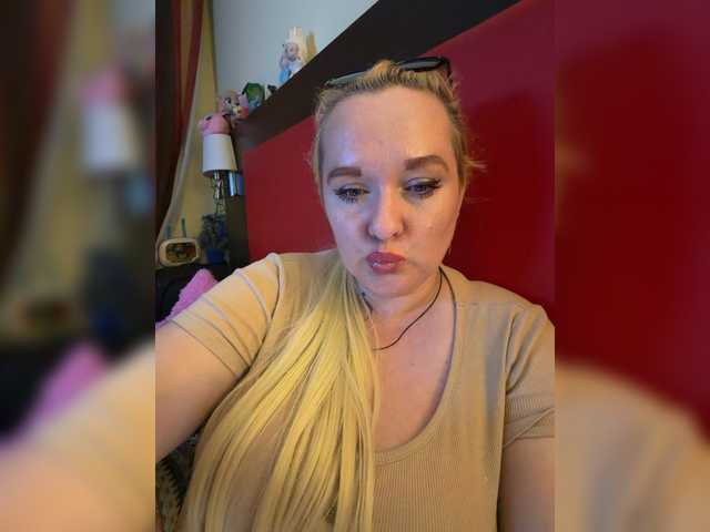 Karina57's BongaCams show and profile