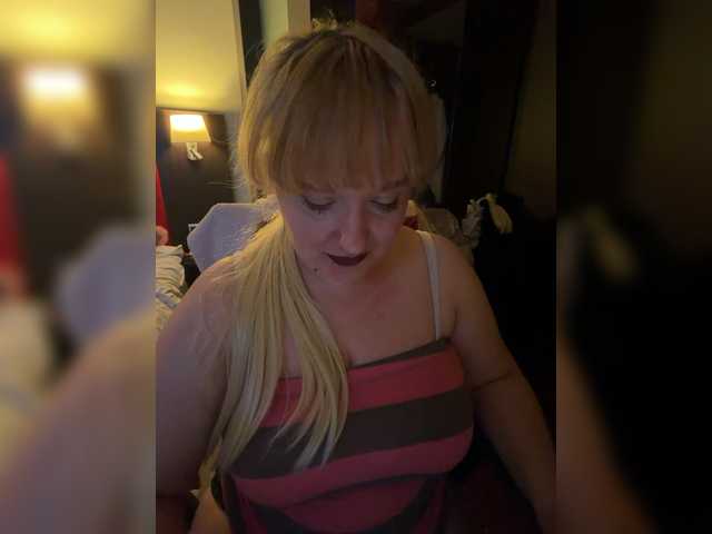 Karina57's BongaCams show and profile