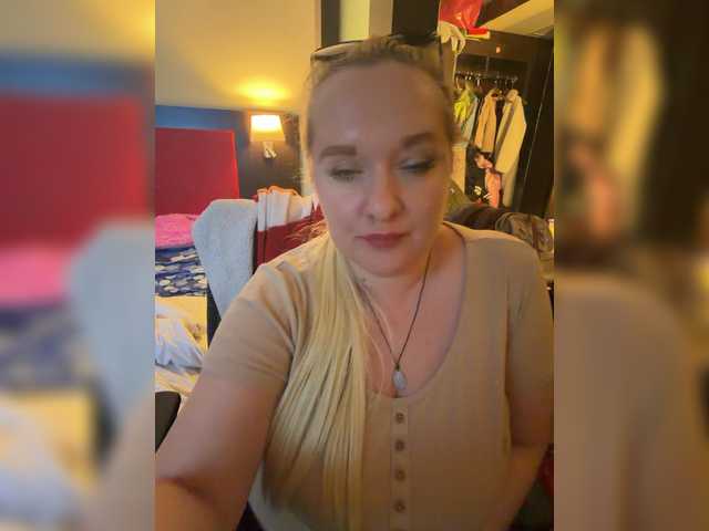 Karina57's BongaCams show and profile