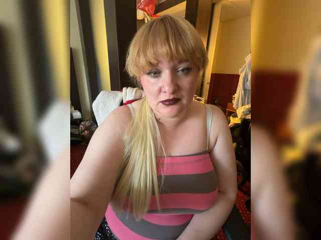 Karina57 Live Webcam on BongaCams