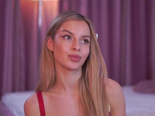 AnnSoleil's BongaCams show and profile