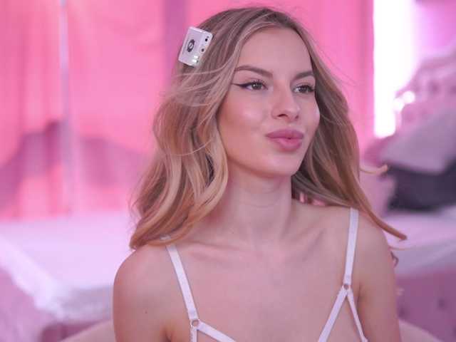 AnnSoleil's BongaCams show and profile