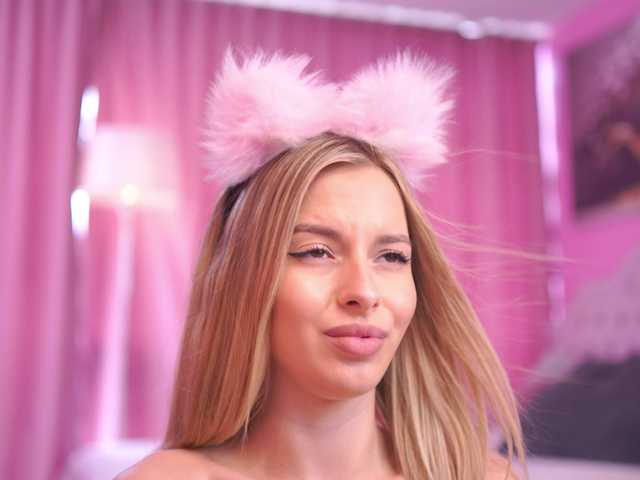 AnnSoleil's BongaCams show and profile