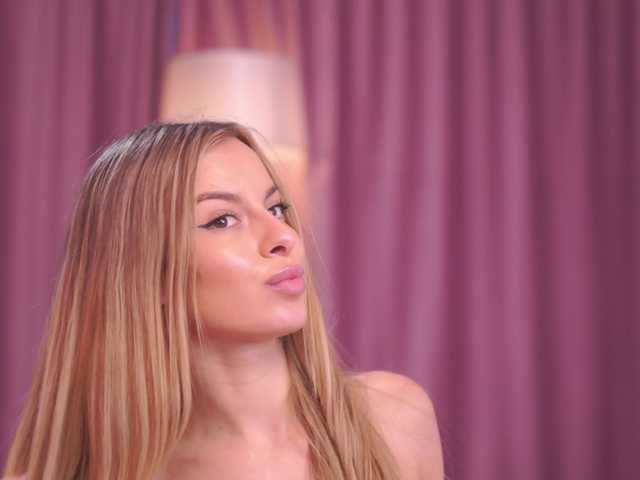 AnnSoleil's BongaCams show and profile