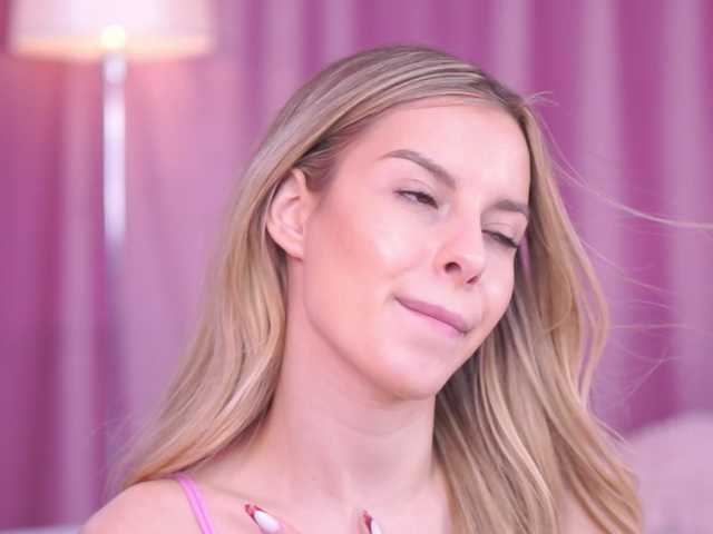 AnnSoleil's BongaCams show and profile