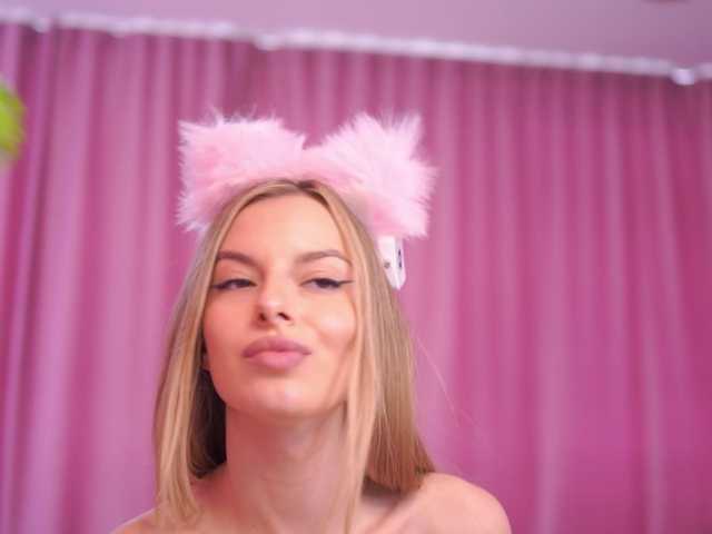 AnnSoleil's BongaCams show and profile