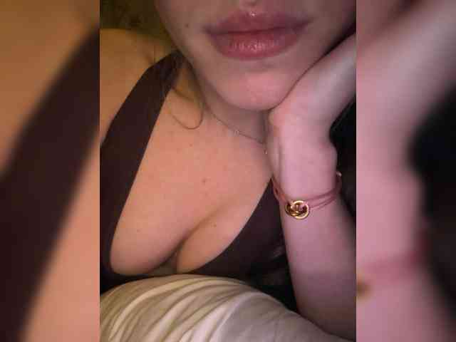 KarinmagerySOLO webcam