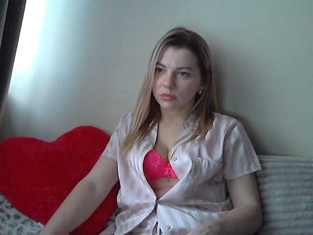 BlushingKitten's BongaCams show and profile