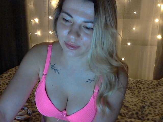 BlushingKitten's BongaCams show and profile