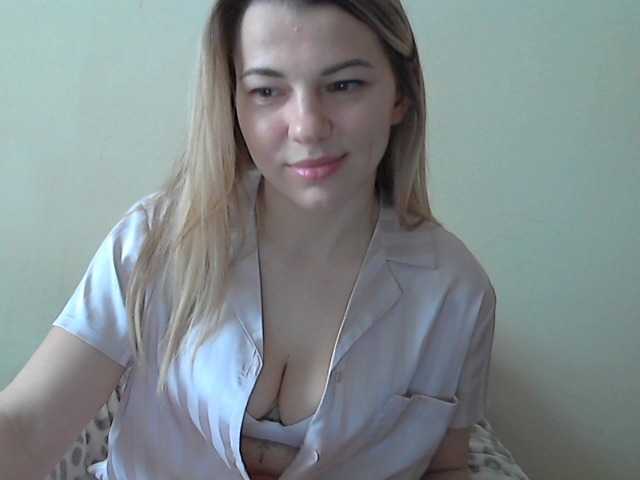 BlushingKitten's BongaCams show and profile