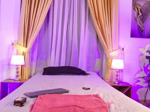 SalomeRossi's BongaCams show and profile