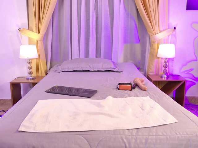 SalomeRossi's BongaCams show and profile