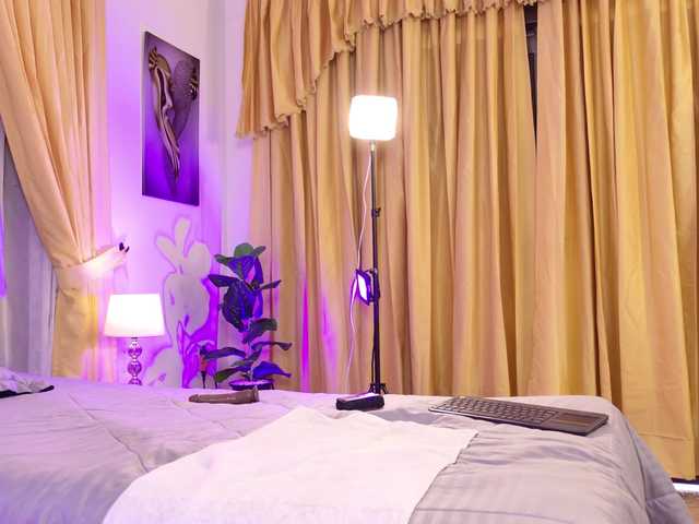 SalomeRossi's BongaCams show and profile