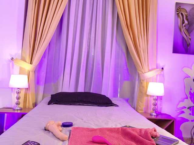 SalomeRossi's BongaCams show and profile