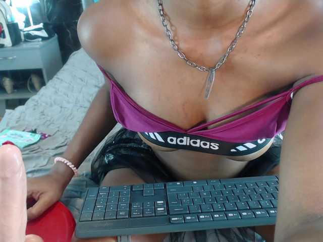 LeinFoxx's BongaCams show and profile