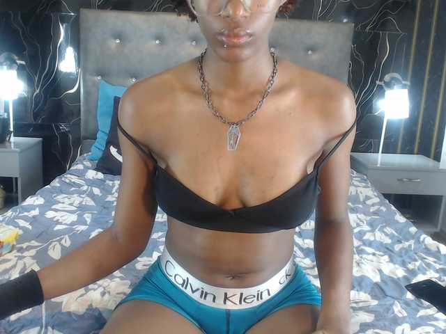 LeinFoxx's BongaCams show and profile